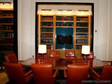 Crystal Quarters Furnished Apartments At The Gramercy Arlington Buitenkant foto