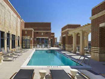Crystal Quarters Furnished Apartments At The Gramercy Arlington Buitenkant foto