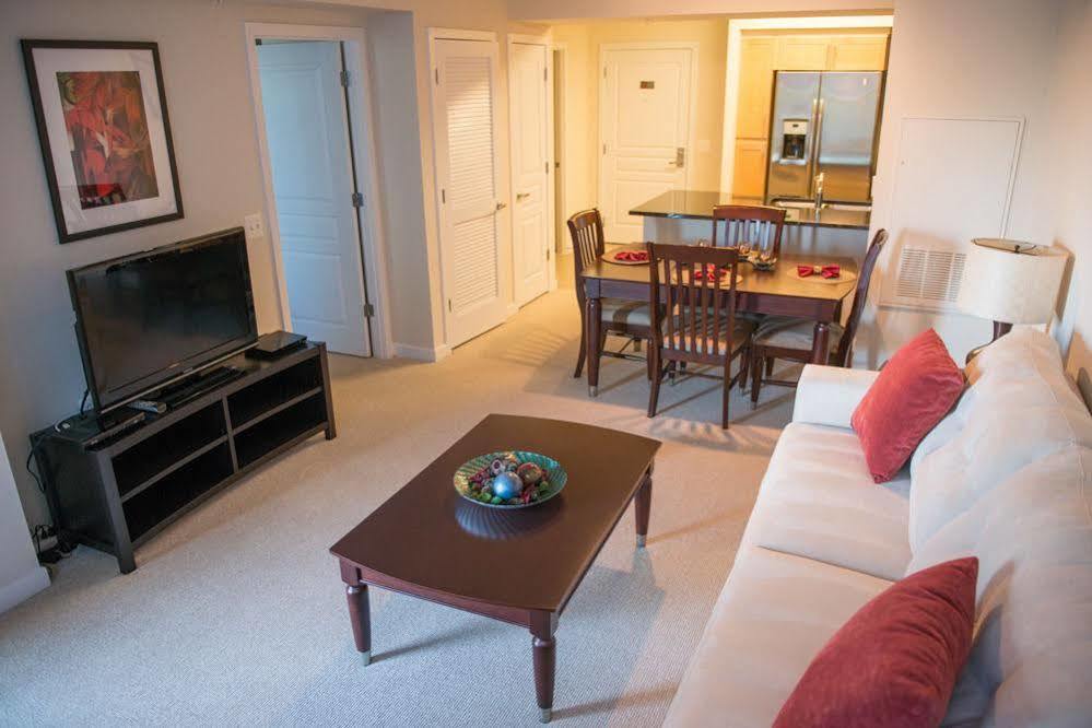 Crystal Quarters Furnished Apartments At The Gramercy Arlington Buitenkant foto