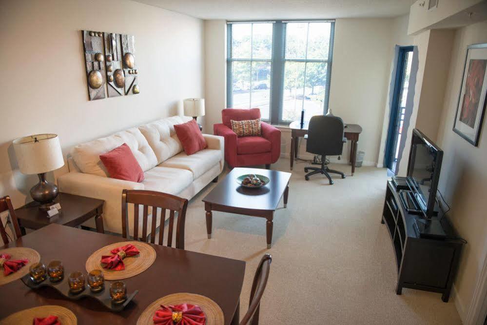 Crystal Quarters Furnished Apartments At The Gramercy Arlington Buitenkant foto