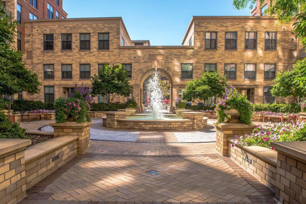 Crystal Quarters Furnished Apartments At The Gramercy Arlington Buitenkant foto